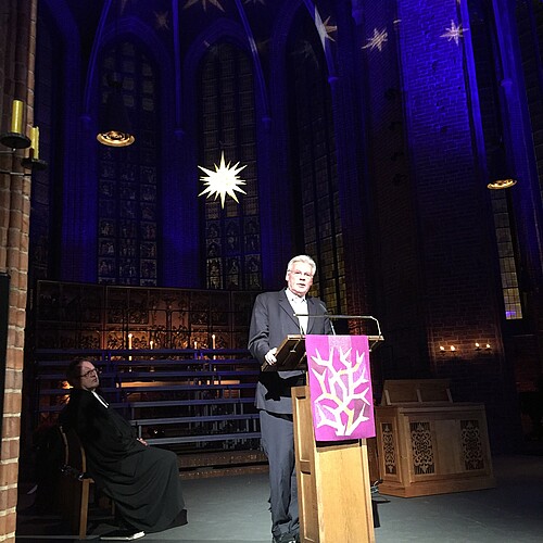 Klosterkammer-Präsident Hans-Christian Biallas spricht in der Marktkirche.